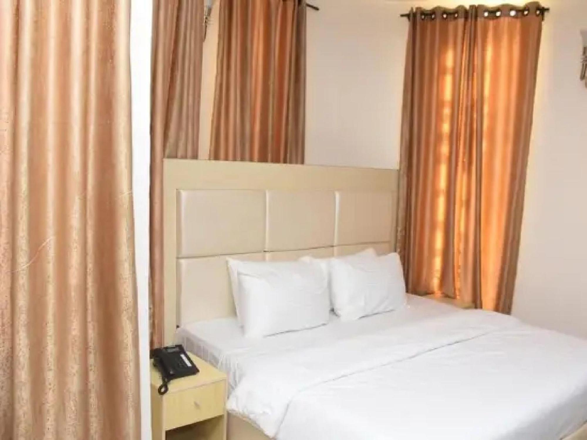 Room In Lodge - Ambience Hotels Abujahome For Leisure And Business Travellers Luaran gambar